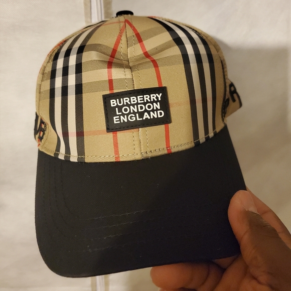 Burberry logo print hat - Picture 1 of 8